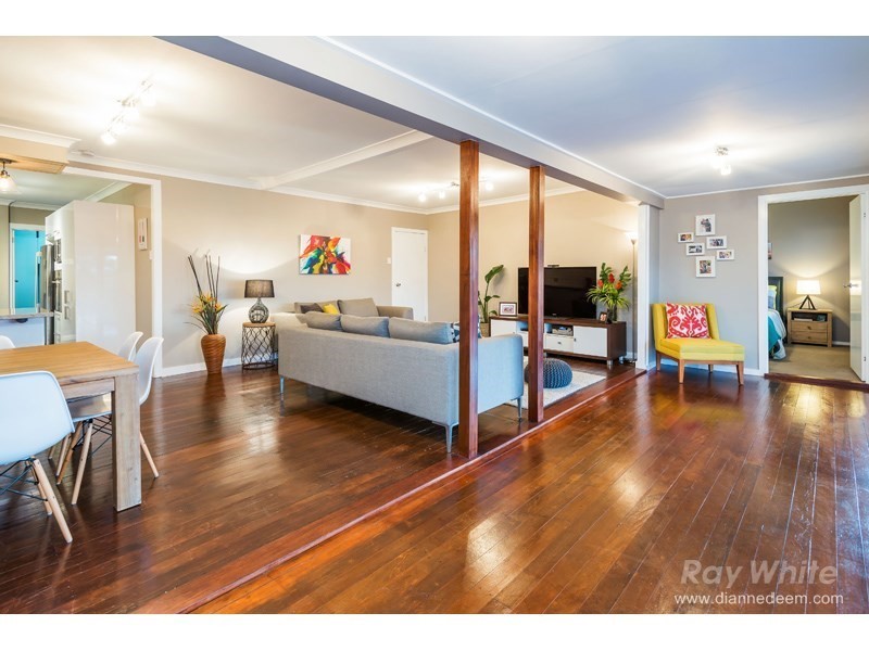 23 Oxley Drive, Holland Park QLD 4121