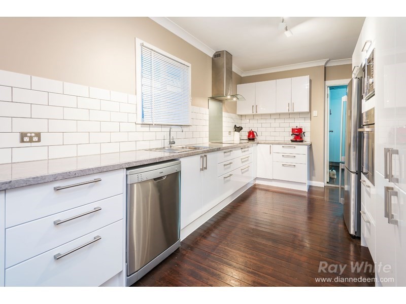 23 Oxley Drive, Holland Park QLD 4121