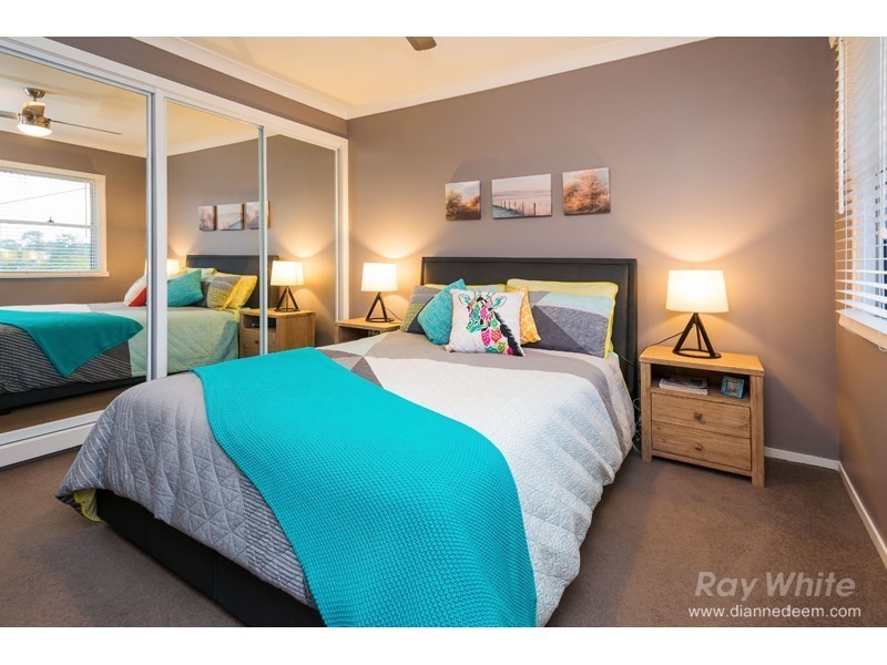 23 Oxley Drive, Holland Park QLD 4121