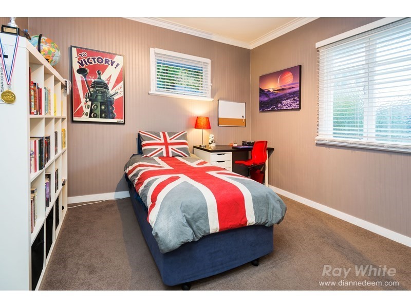 23 Oxley Drive, Holland Park QLD 4121