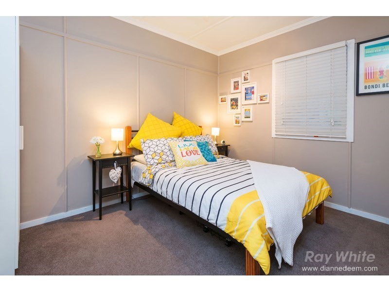 23 Oxley Drive, Holland Park QLD 4121