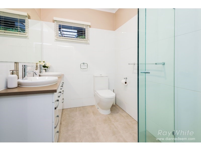 23 Oxley Drive, Holland Park QLD 4121