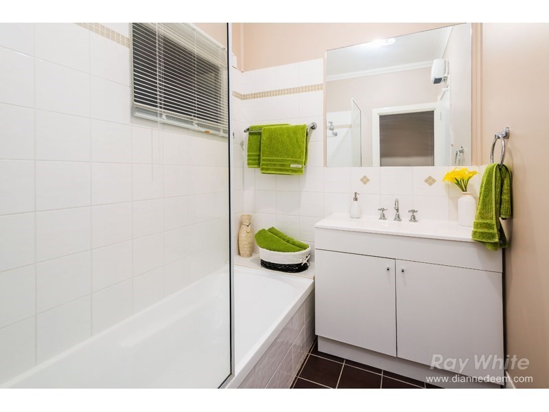 23 Oxley Drive, Holland Park QLD 4121