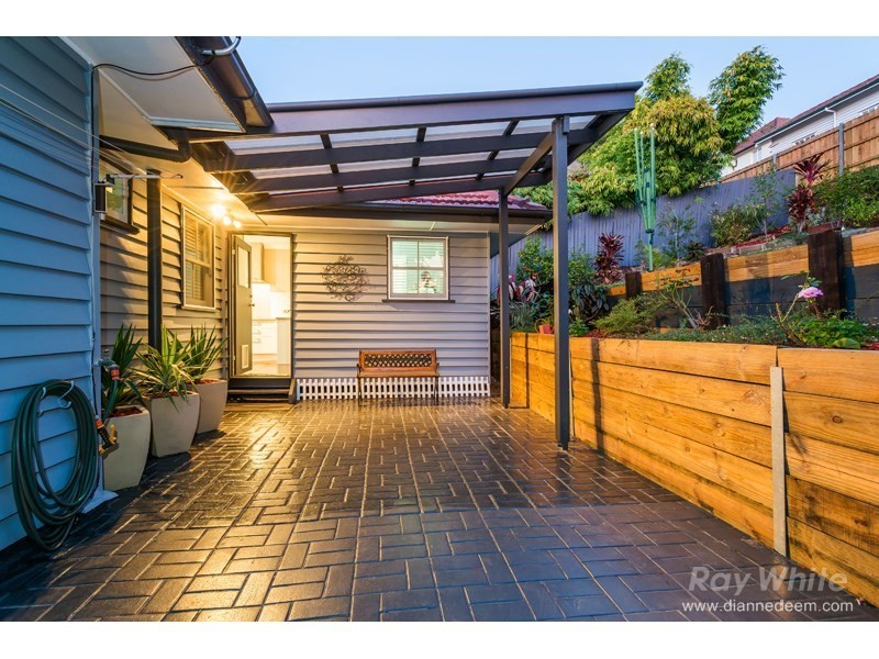 23 Oxley Drive, Holland Park QLD 4121