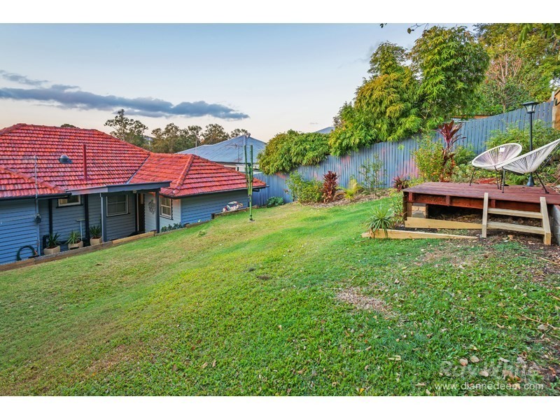 23 Oxley Drive, Holland Park QLD 4121