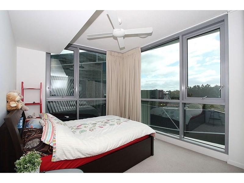 20203/8 Harbour Road, Hamilton QLD 4007