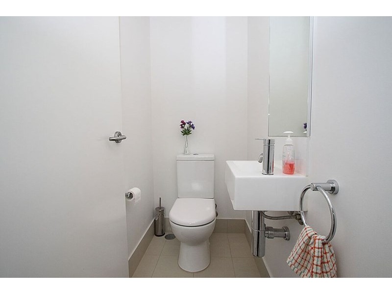 20203/8 Harbour Road, Hamilton QLD 4007