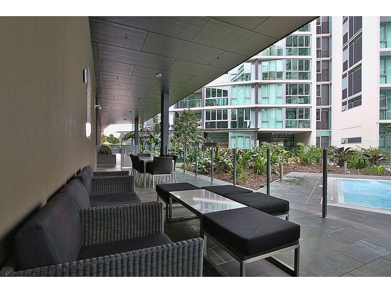 20203/8 Harbour Road, Hamilton QLD 4007