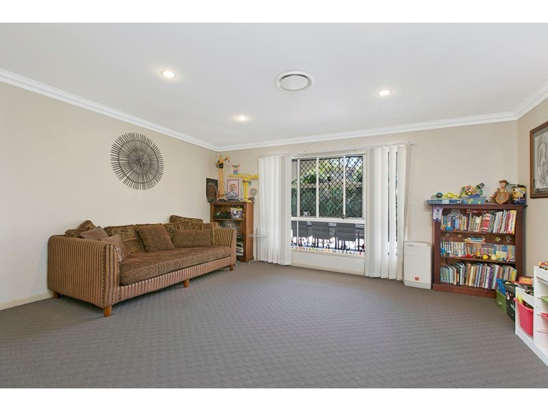 16 Carmel Place, Calamvale QLD 4116