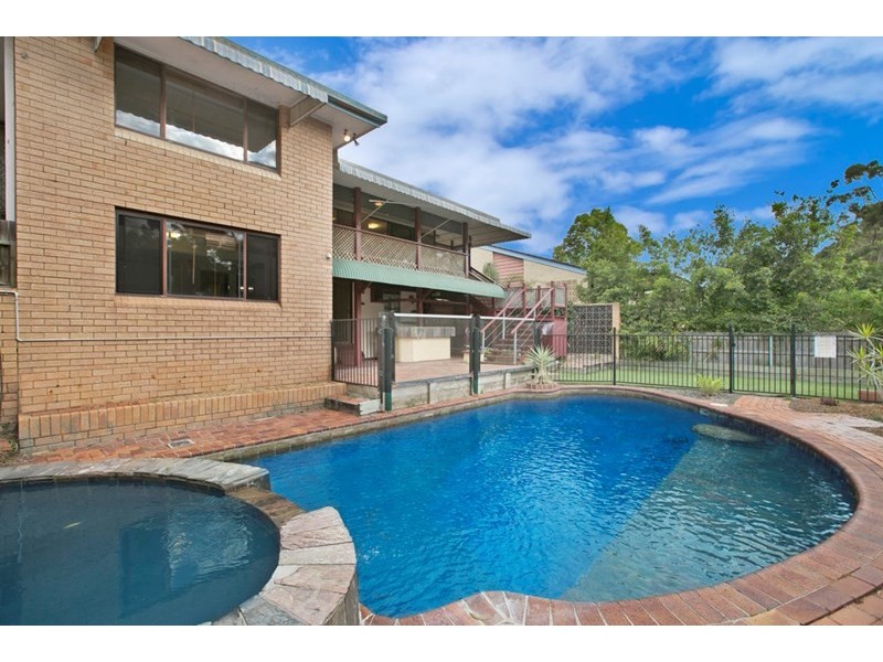 63 Brodie Street, Holland Park West QLD 4121