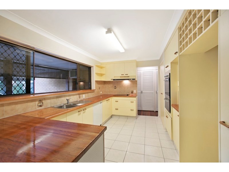 63 Brodie Street, Holland Park West QLD 4121