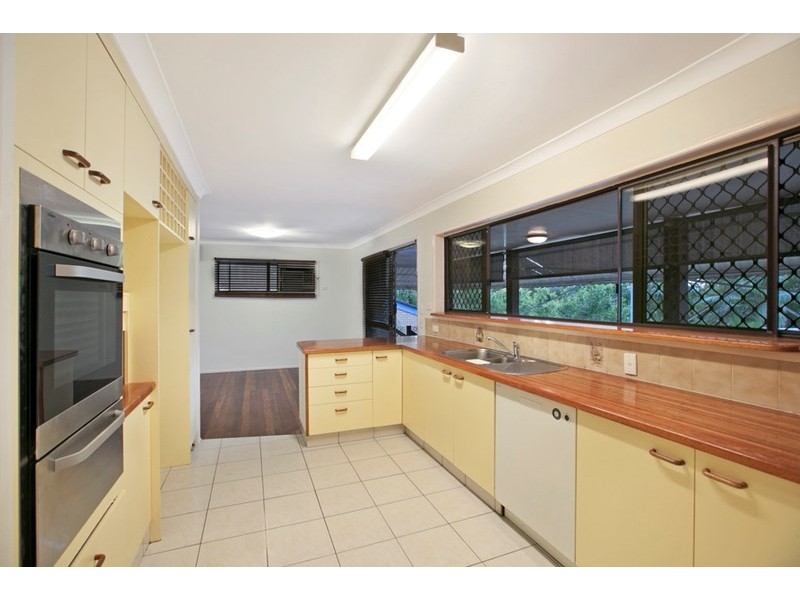 63 Brodie Street, Holland Park West QLD 4121