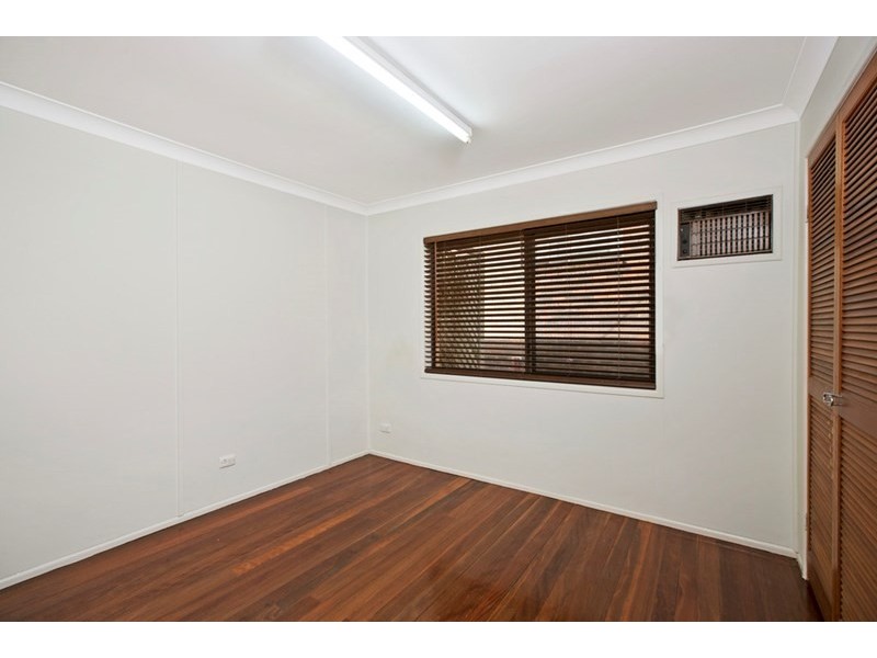 63 Brodie Street, Holland Park West QLD 4121