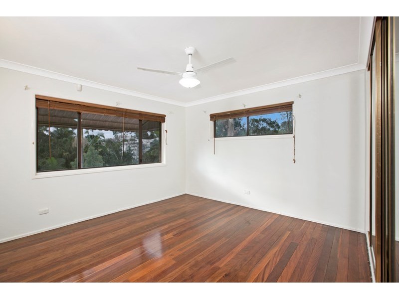 63 Brodie Street, Holland Park West QLD 4121