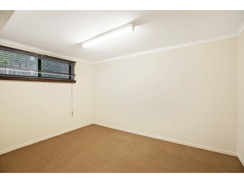 63 Brodie Street, Holland Park West QLD 4121