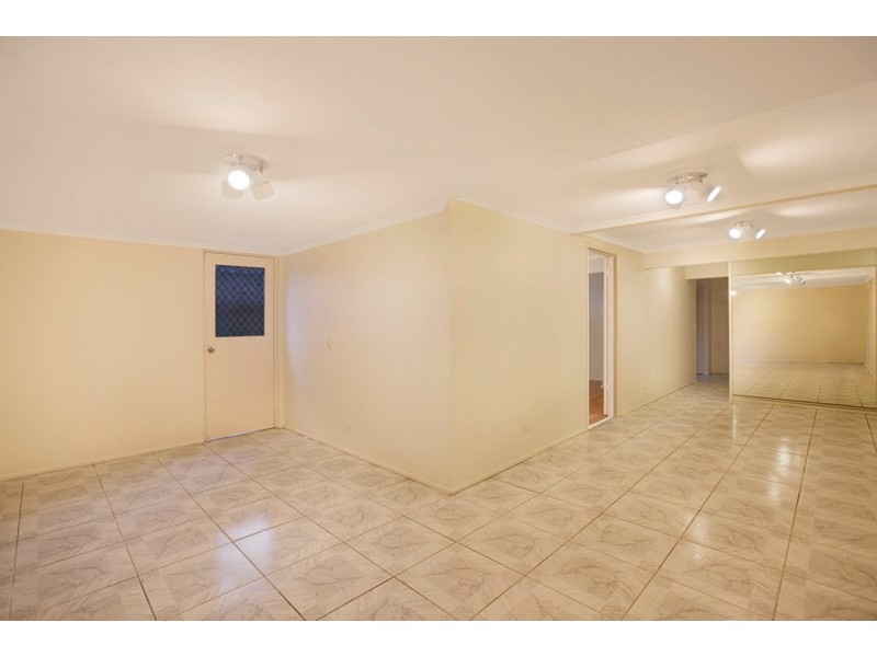 63 Brodie Street, Holland Park West QLD 4121