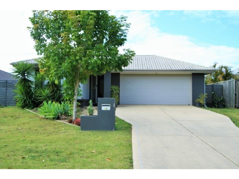 16 Quinn Close, Augustine Heights QLD 4300