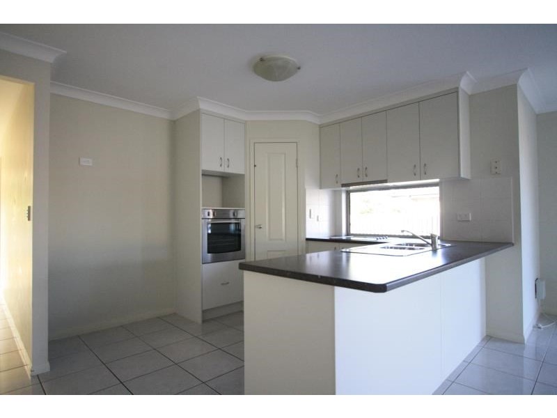 16 Quinn Close, Augustine Heights QLD 4300