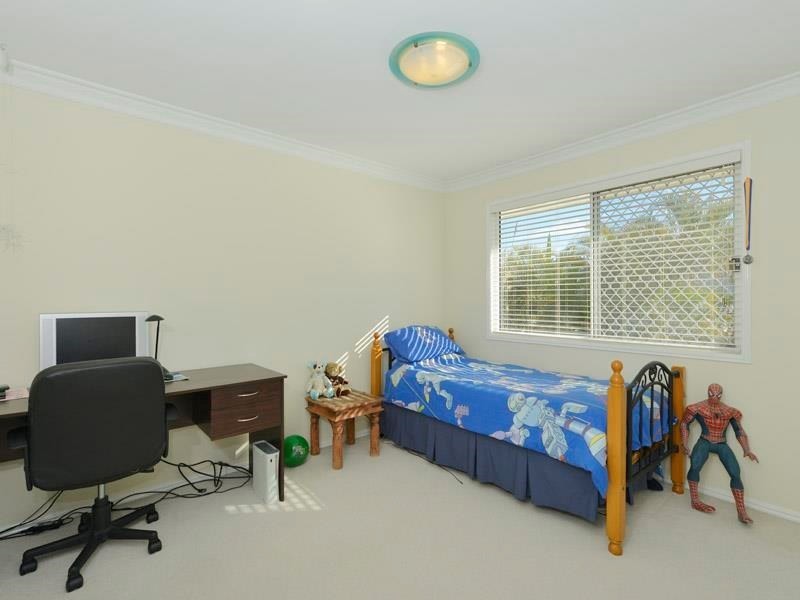 137 Cribb Road, Carindale QLD 4152