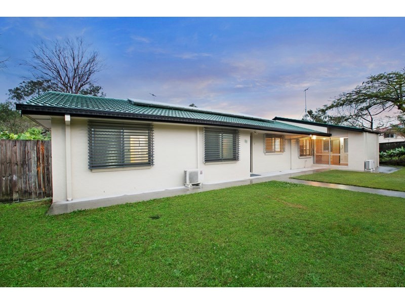 66 Granadilla Street, Macgregor QLD 4109