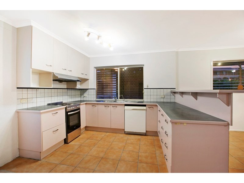 66 Granadilla Street, Macgregor QLD 4109