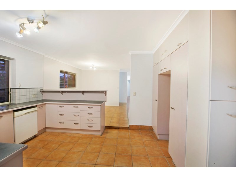 66 Granadilla Street, Macgregor QLD 4109