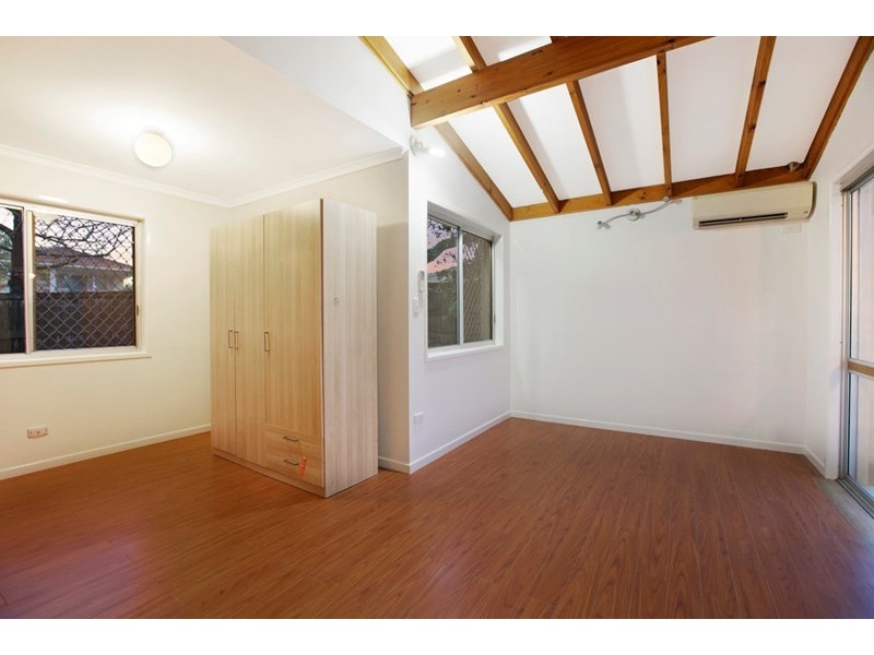 66 Granadilla Street, Macgregor QLD 4109