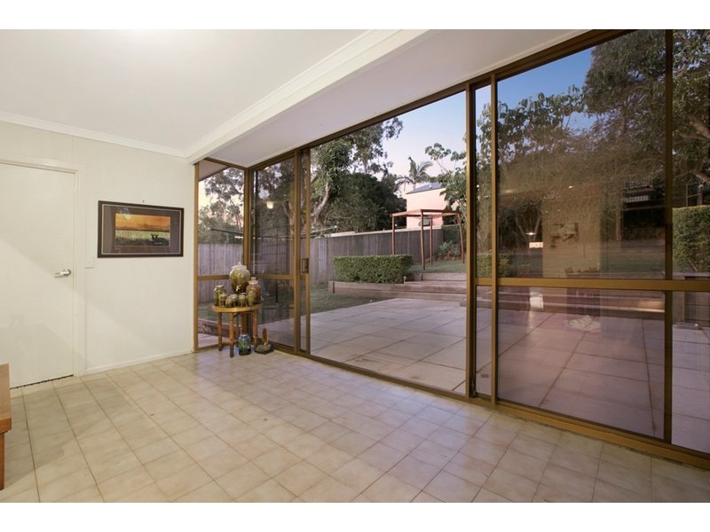 20 Smith Street, Holland Park QLD 4121