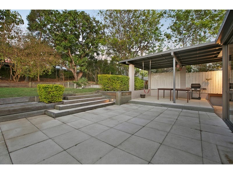 20 Smith Street, Holland Park QLD 4121