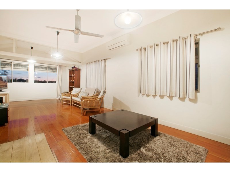 20 Smith Street, Holland Park QLD 4121