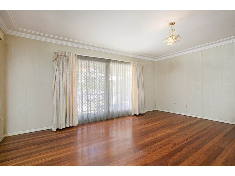 33 Brodie Street, Holland Park West QLD 4121