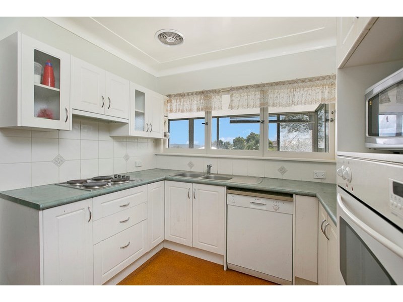 33 Brodie Street, Holland Park West QLD 4121