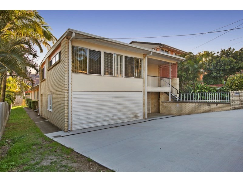 4 Alamine Street, Holland Park QLD 4121