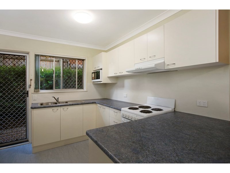 4 Alamine Street, Holland Park QLD 4121