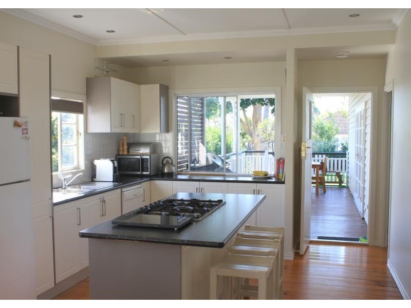 37 Boronia Avenue, Holland Park West QLD 4121