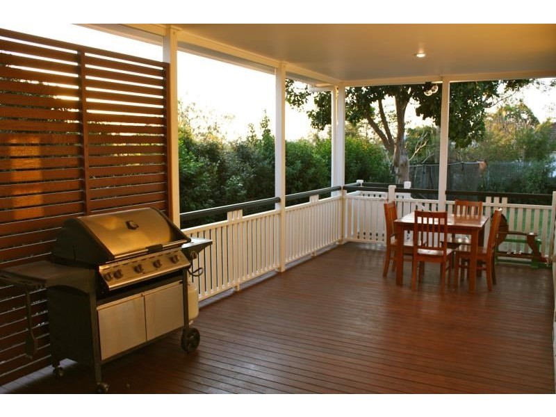 37 Boronia Avenue, Holland Park West QLD 4121