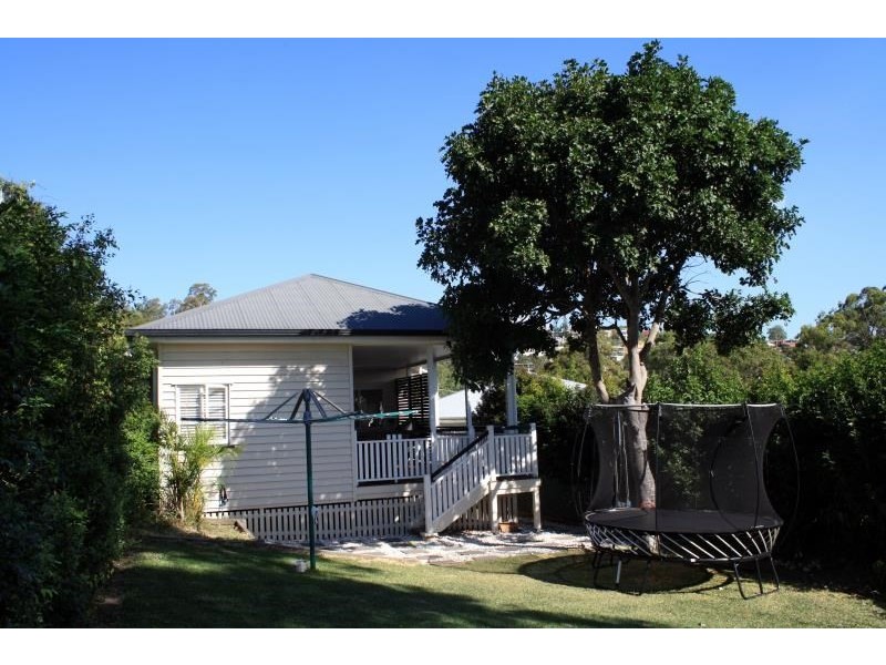 37 Boronia Avenue, Holland Park West QLD 4121