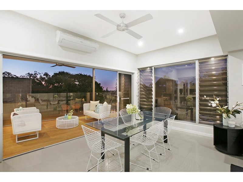 4 Odessa Street, Holland Park West QLD 4121