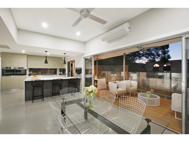 4 Odessa Street, Holland Park West QLD 4121