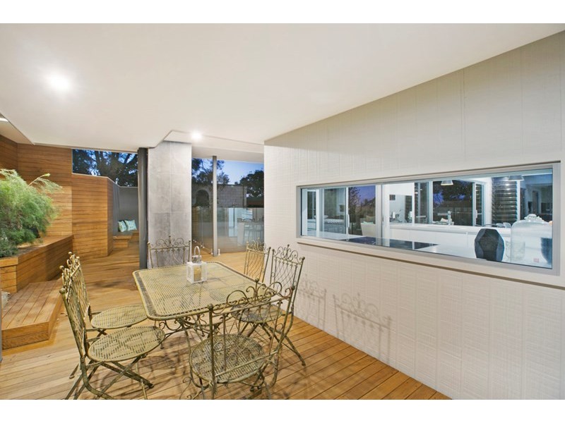 4 Odessa Street, Holland Park West QLD 4121