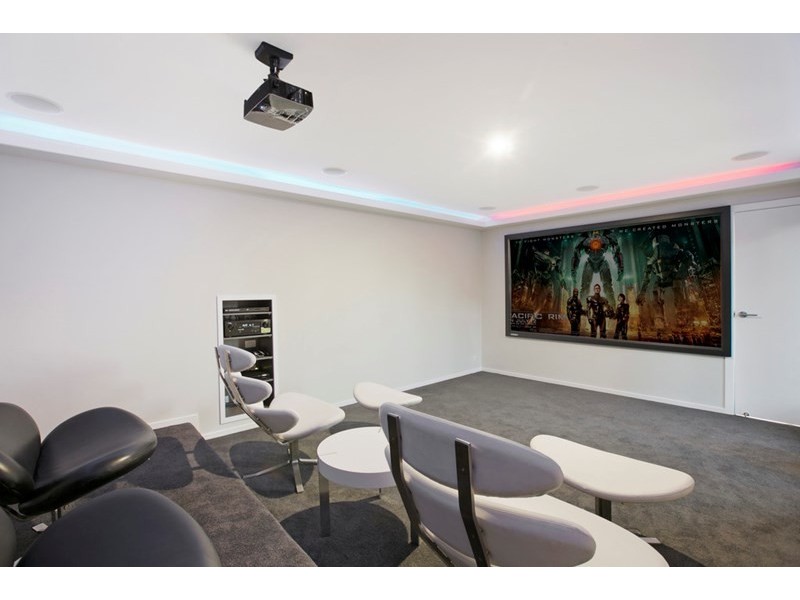 4 Odessa Street, Holland Park West QLD 4121