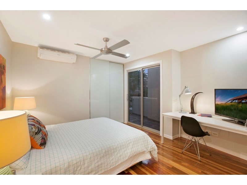 4 Odessa Street, Holland Park West QLD 4121