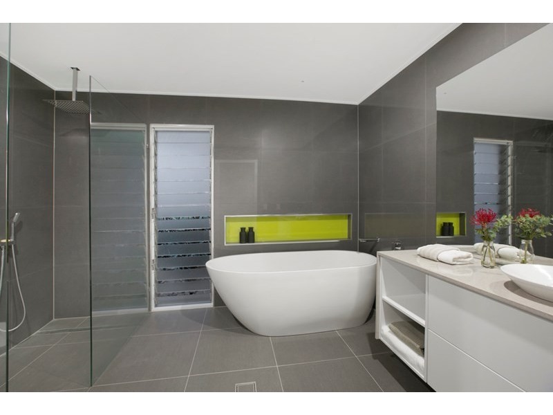 4 Odessa Street, Holland Park West QLD 4121