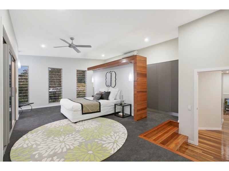 4 Odessa Street, Holland Park West QLD 4121