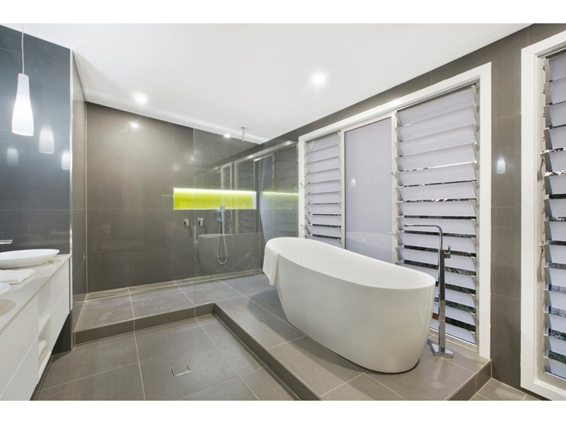 4 Odessa Street, Holland Park West QLD 4121