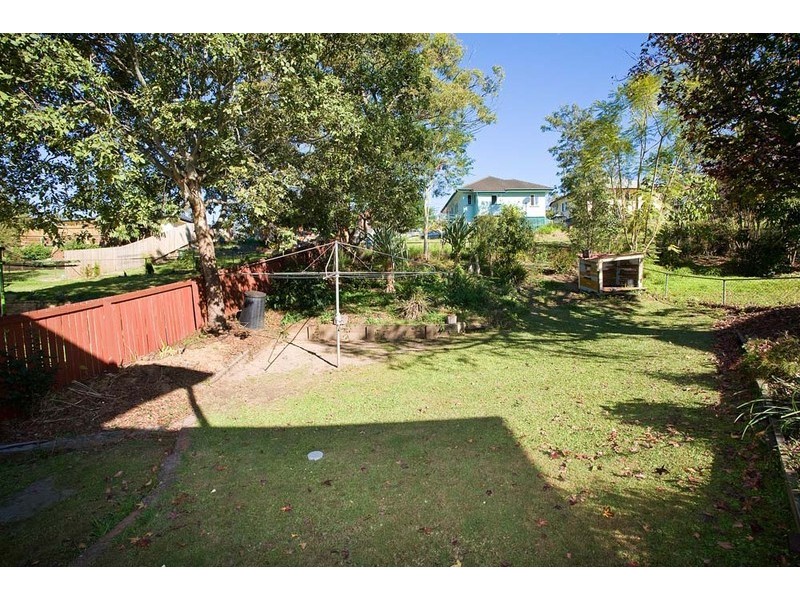 127 Sapphire Street, Holland Park QLD 4121