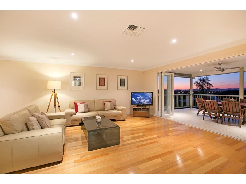 26 Brodie Street, Holland Park West QLD 4121