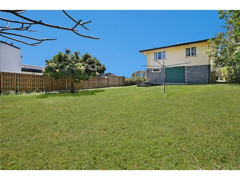 851 Cavendish Road, Holland Park QLD 4121