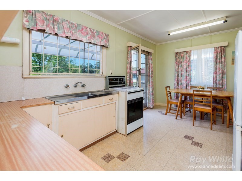 12 Strathfield Street, Tarragindi QLD 4121