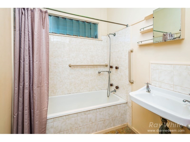 12 Strathfield Street, Tarragindi QLD 4121